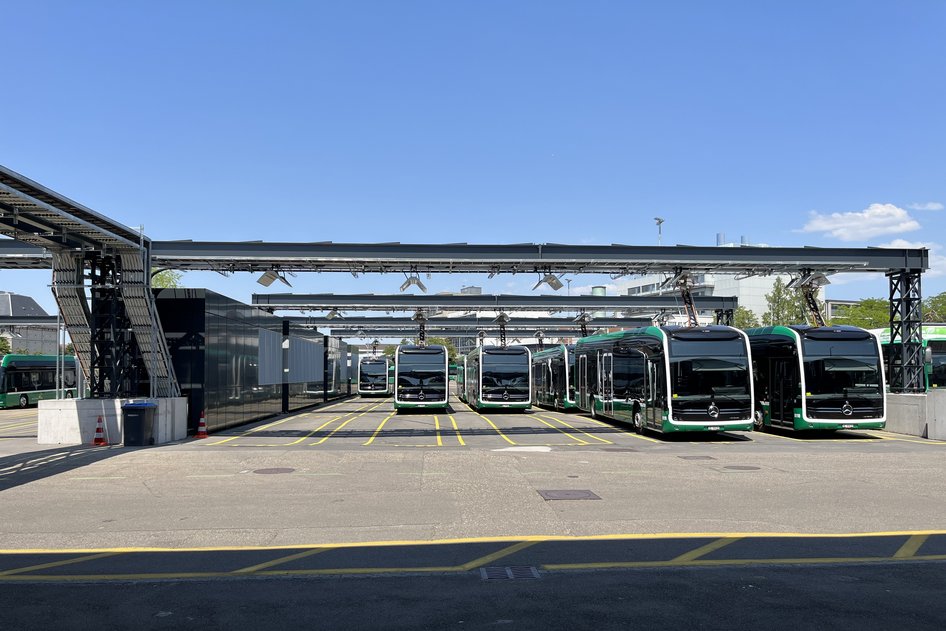 IVU Traffic Technolgies AG - Basler Verkehrs-Betriebe BVB Gestión de depósitos Gestión de carga Flota de autobuses eléctricos Autobuses diésel Automatización inteligente
