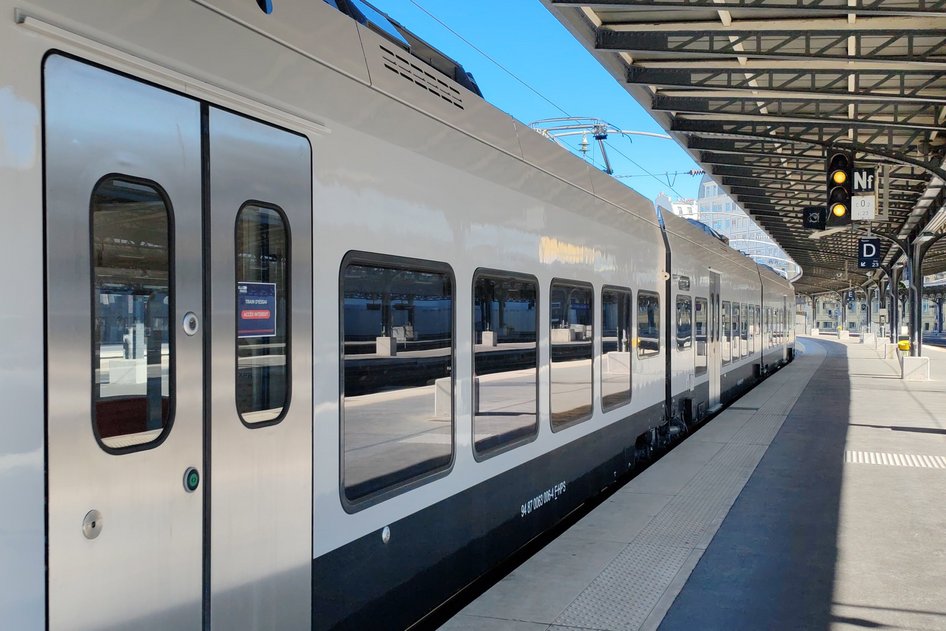 El CDG Express, el tren de Hello Paris, en la estación de París Este.